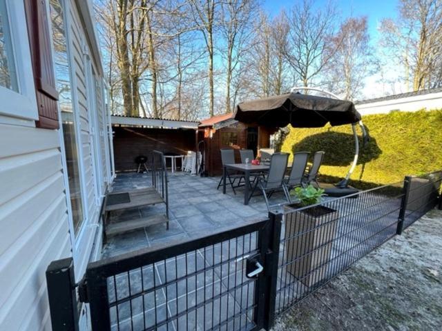 Hotel Chalet Kajuit 418 Op 5 Sterren Camping Bergumermeer Suameer Exterior foto